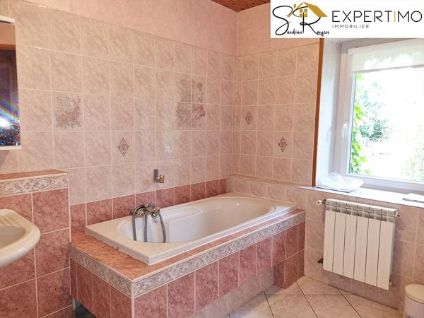 Davayat (63200) Maison d’habitation de 153 m² et grange de 80 m² sur terrain clos et arboré de 1453 m².