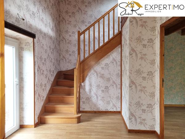 Davayat (63200) Maison d’habitation de 153 m² et grange de 80 m² sur terrain clos et arboré de 1453 m².