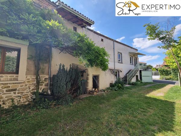 Davayat (63200) Maison d’habitation de 153 m² et grange de 80 m² sur terrain clos et arboré de 1453 m².
