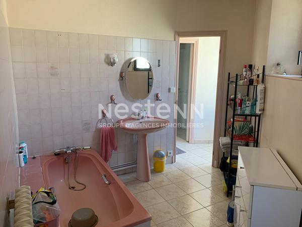 Maison spacieuse de 160m² habitable avec 4 chambres plein centre de Bressuire