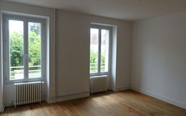 Appartement à louer    4 pièces •  Donzy