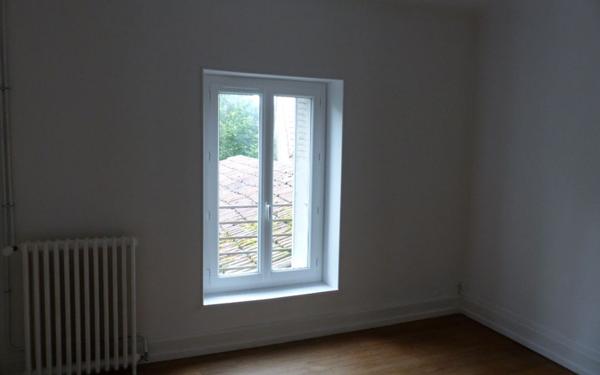 Appartement à louer    4 pièces •  Donzy