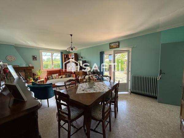 VALREAS, Maison de plain pied sur vaste parcelle.