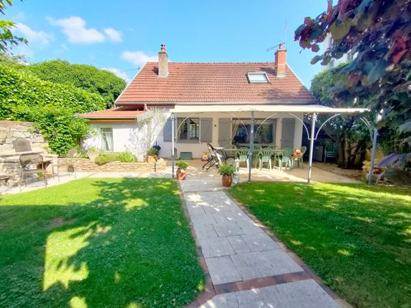 Besançon (25000) maison ancienne avec jardin proche boucle