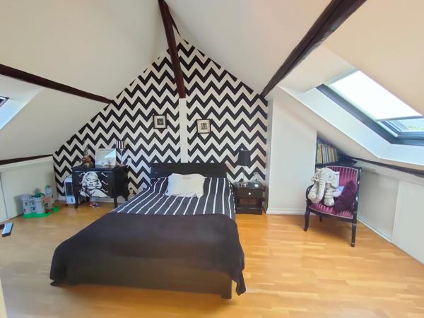 Besançon (25000) maison ancienne avec jardin proche boucle