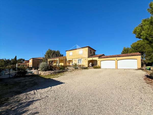 Les Pennes Mirabeau - Maison T5 de 135m2 sur parcelle de 1200m2, avec double garage et piscine
