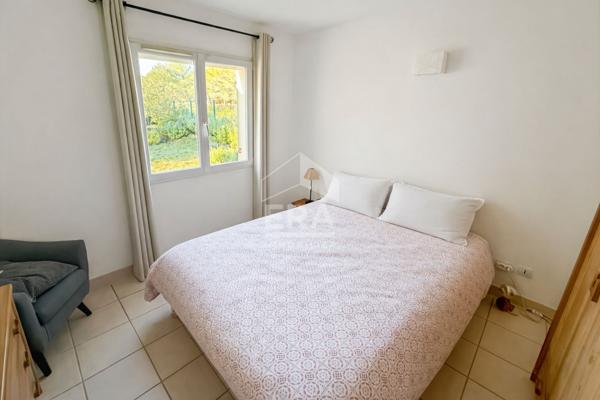 Les Pennes Mirabeau - Maison T5 de 135m2 sur parcelle de 1200m2, avec double garage et piscine