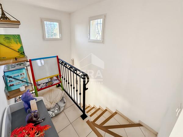 Les Pennes Mirabeau - Maison T5 de 135m2 sur parcelle de 1200m2, avec double garage et piscine