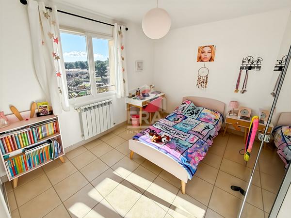 Les Pennes Mirabeau - Maison T5 de 135m2 sur parcelle de 1200m2, avec double garage et piscine