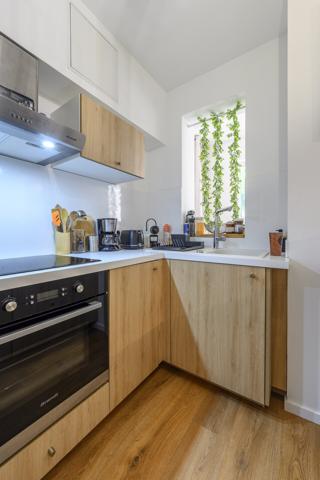 Magnifique 2 p état neuf dans la nature au bord de l'eau...