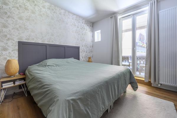 Magnifique 2 p état neuf dans la nature au bord de l'eau...