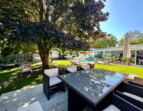 Maison 135 m², piscine et jacuzzi à Sillery
