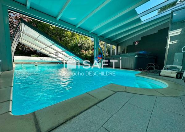 Maison 135 m², piscine et jacuzzi à Sillery