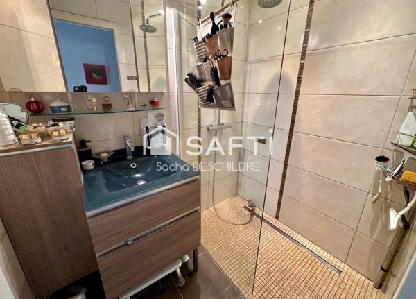 Maison 135 m², piscine et jacuzzi à Sillery