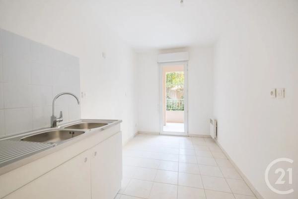 Appartement T3 à vendre  3 pièces - 68,69 m 2   ANTIBES  - 06