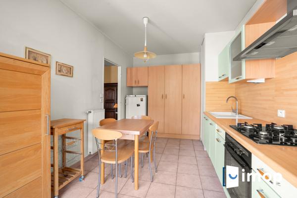Écully – Spacieux T4 avec balcons, garage et cave à 5 min des transports