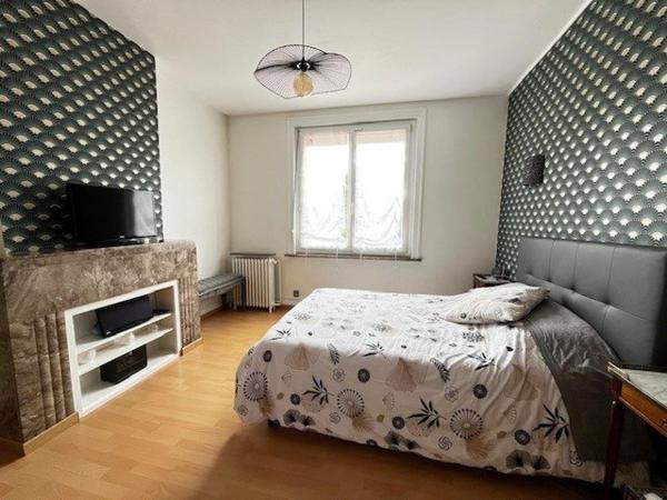 Maison de ville beaux volumes
