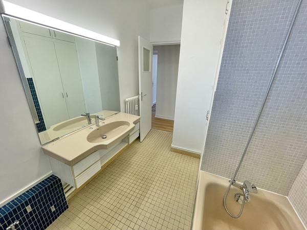 A LOUER - NANTES HYPER CENTRE - Grand T2 Refait à NEUF de 60 m²