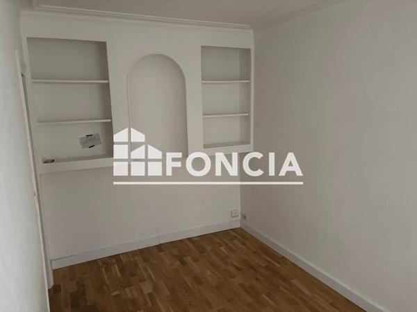Location Appartement 2 pièces 30.2 m² - 15 RUE DURANTIN Paris 75018
