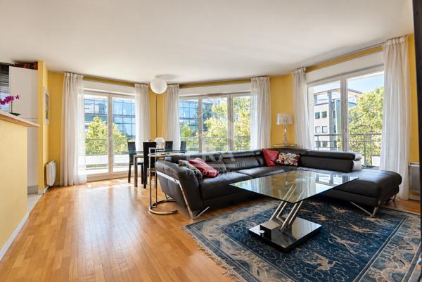 3 pièces 74m²-CALME-LUMINEUX-TERRASSE-PARKING & CAVE