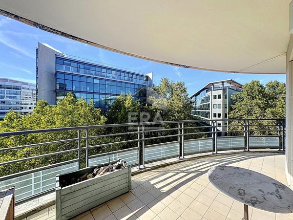 3 pièces 74m²-CALME-LUMINEUX-TERRASSE-PARKING & CAVE