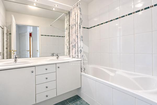 3 pièces 74m²-CALME-LUMINEUX-TERRASSE-PARKING & CAVE