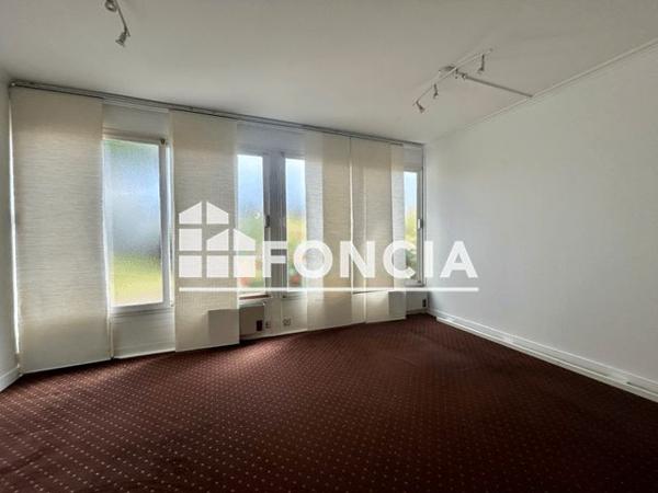 Location Local commercial 2 pièces 26.5 m² - 1 RUE DU VIEUX CHATEAU Vernon 27200