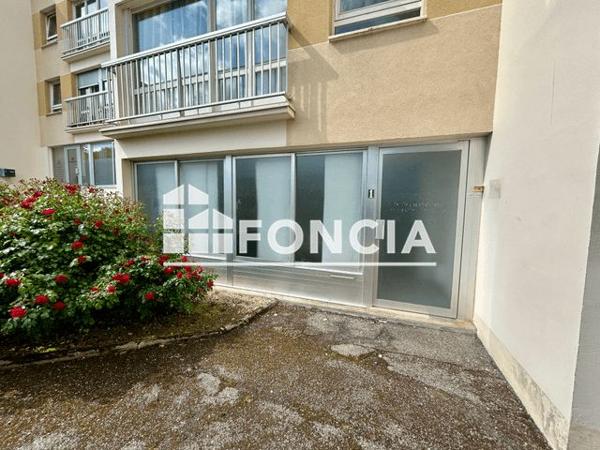 Location Local commercial 2 pièces 26.5 m² - 1 RUE DU VIEUX CHATEAU Vernon 27200