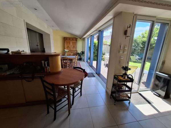 Maison à vendre à Saintes en Charente-Maritime (17100), ref : 17111-660