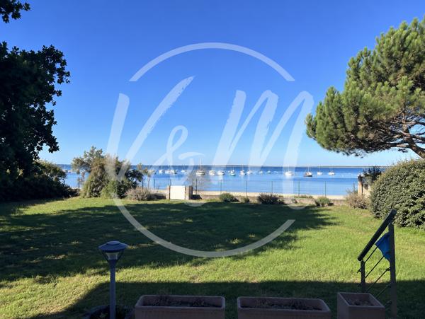 RARE! 1ière ligne vue Bassin- Villa en première ligne avec accès direct à la plage et vue Bassin à vendre sur le Bassin d’Arcachon ANDERNOS
