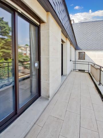 À VENDRE - DUPLEX 5 PIÈCES SURESNES