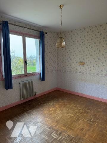 Maison individuelle à rénover, 3 chambres dans quartier résidentiel