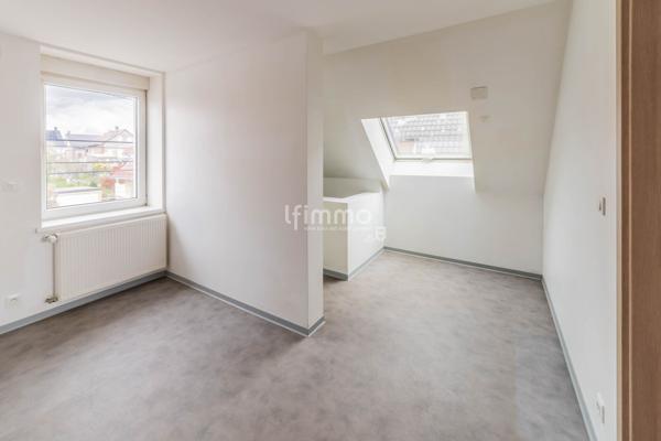 Maison Individuelle, rénovée, quartier calme de la Ville.