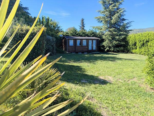 villa de plain-pied avec piscine, pool-house et grand terrain arboré