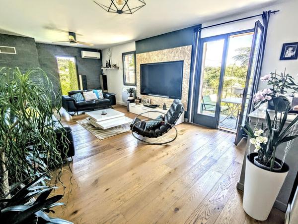 villa de plain-pied avec piscine, pool-house et grand terrain arboré