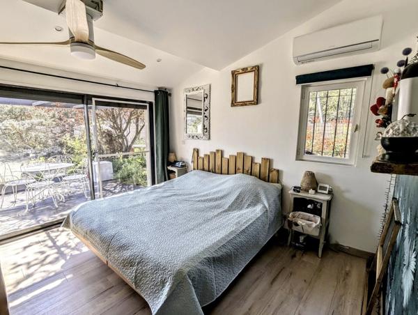 villa de plain-pied avec piscine, pool-house et grand terrain arboré