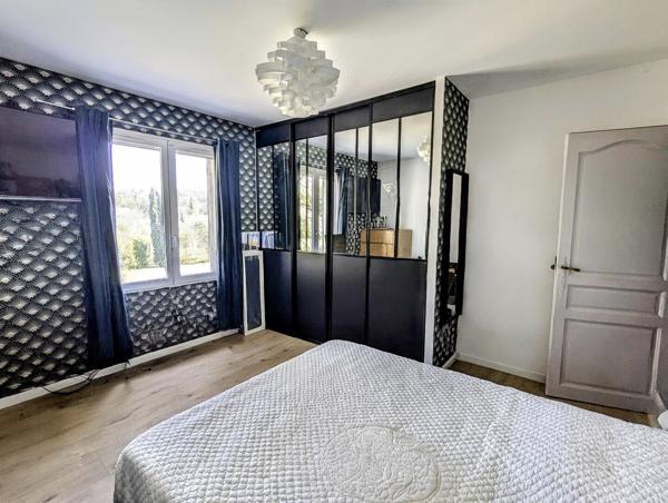 villa de plain-pied avec piscine, pool-house et grand terrain arboré