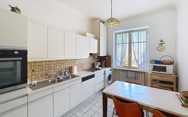 Appartement à vendre    4 pièces • 100,27 m2 Biarritz