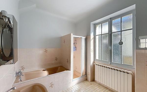 Appartement à vendre    4 pièces • 100,27 m2 Biarritz