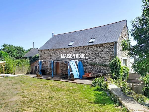 CHARME, VOLUMES ET RENTABILITÉ AUX PORTES DE DINAN Maison plus gîte