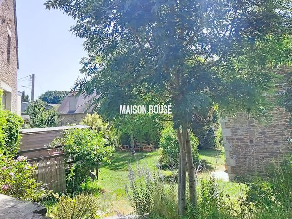 CHARME, VOLUMES ET RENTABILITÉ AUX PORTES DE DINAN Maison plus gîte