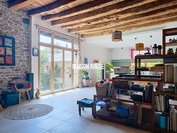 CHARME, VOLUMES ET RENTABILITÉ AUX PORTES DE DINAN Maison plus gîte