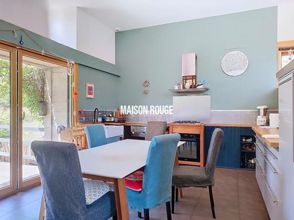 CHARME, VOLUMES ET RENTABILITÉ AUX PORTES DE DINAN Maison plus gîte