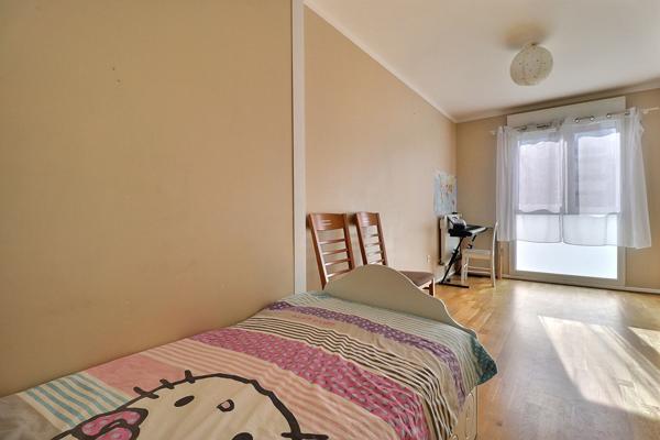 Appartement 4 pièces lumineux à vendre à Saint Denis - Front Populaire