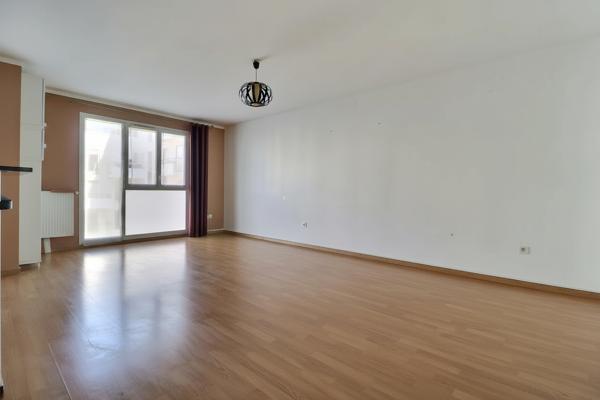 Appartement 4 pièces lumineux à vendre à Saint Denis - Front Populaire