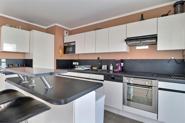 Appartement 4 pièces lumineux à vendre à Saint Denis - Front Populaire