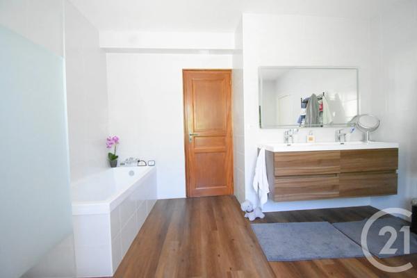 Maison à vendre  5 pièces - 206,15 m 2   CREUZIER LE VIEUX  - 03