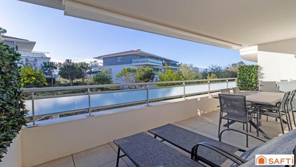 T3 récent 71 m² avec terrasse, piscine et box