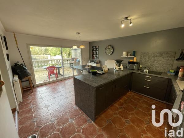 Maison à vendre 8 pièces 145 m² Lussac-les-Châteaux