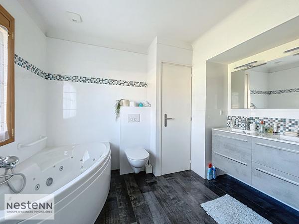 Maison spacieuse a vendre a Challans - 4 chambres et jardin!